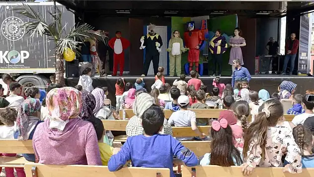 KOP, Hatay'da afetzede çocukların yüzünü güldürdü