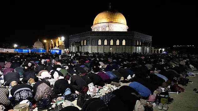 Mescid-i Aksa'da Kadir Gecesi idrak edildi