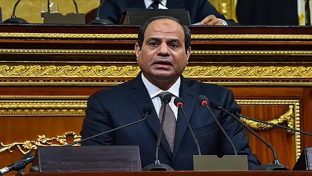 Es-Sisi: 'Sudan'daki olaylar bir iç meseledir müdahale edilmemelidir'