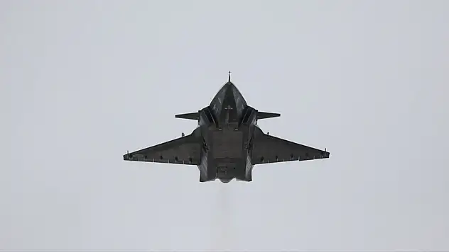 Bayraktar Kızılelma iniş takımları kapalı ilk uçuşunu başarıyla tamamladı