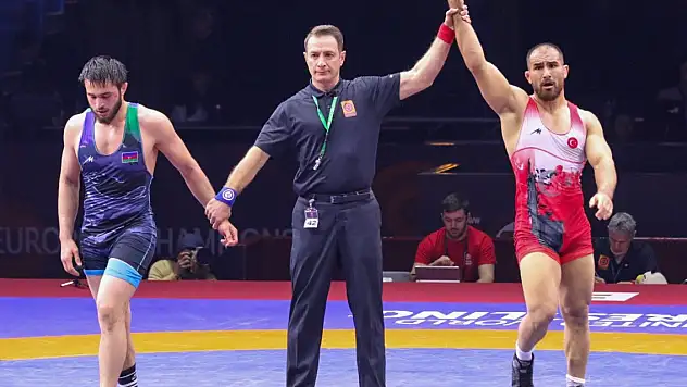 Milli güreşçi Feyzullah Aktürk, Avrupa şampiyonu oldu