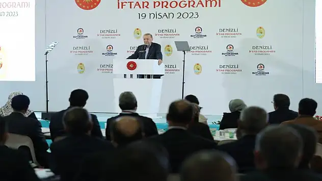 Cumhurbaşkanı Erdoğan Denizli'de vatandaşlarla iftarda bir araya geldi