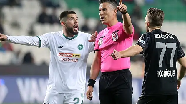 Konyaspor taraftarlarından Hakem'e tepki, çevik kuvvet geldi!