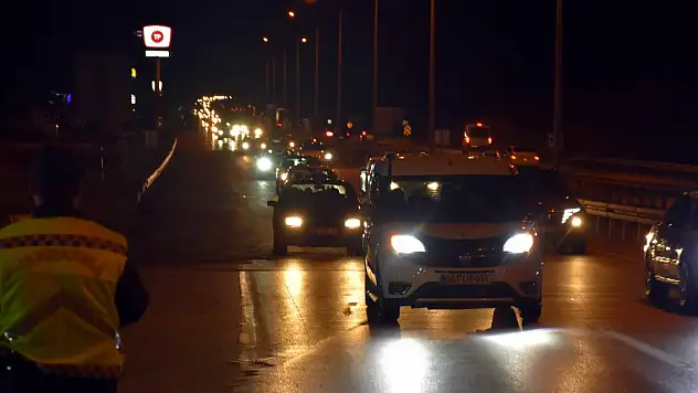 'Kilit kavşak' Kırıkkale'de bayram öncesi trafik yoğunluğu başladı