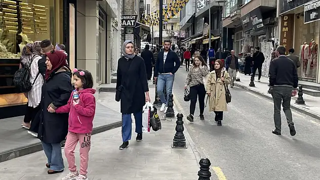 İç Anadolu'da Ramazan Bayramı öncesi alışveriş yoğunluğu yaşandı