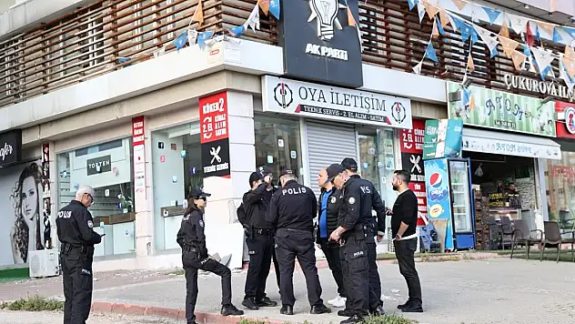 AK Parti Çukurova ilçe binasına silahlı saldırı, sadırgan bakın hangi partili çıktı?