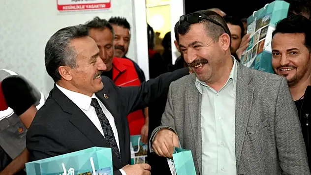 Seydişehir Belediye Başkanı Mehmet Tutal, personelle bayramlaştı
