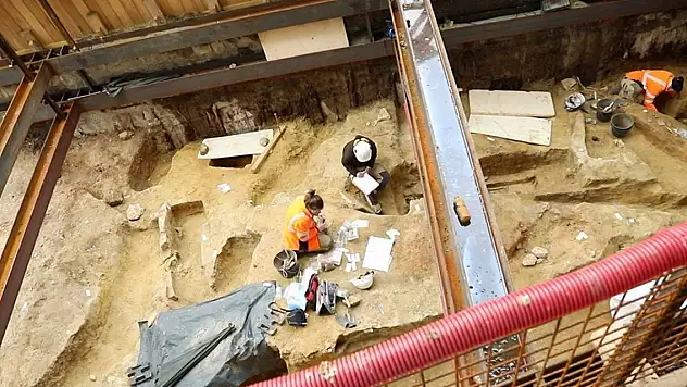 Antik 50 mezar bulundu