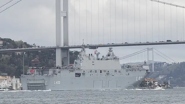 TCG Anadolu'nun İstanbul Boğazından geçişi sırasında duygulu anlar yaşandı
