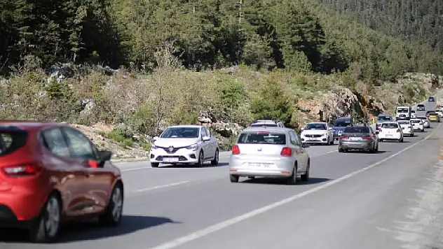 Antalya- Konya karayolunda yoğun araç trafiği