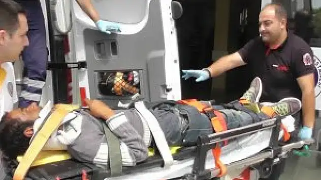 Pikapın çarptığı genç yaralandı