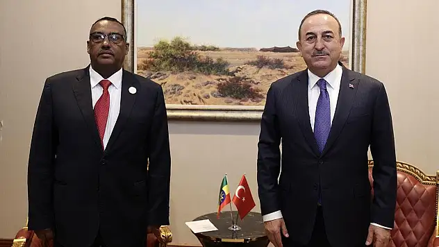 Bakan Çavuşoğlu, Etiyopyalı mevkidaşı ile Sudan'dan tahliyeleri görüştü