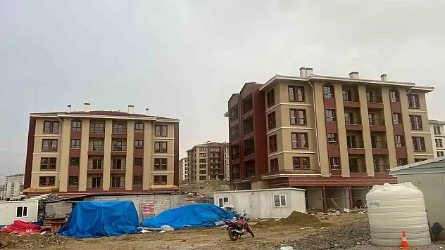 Malatya'da deprem konutları yükseliyor