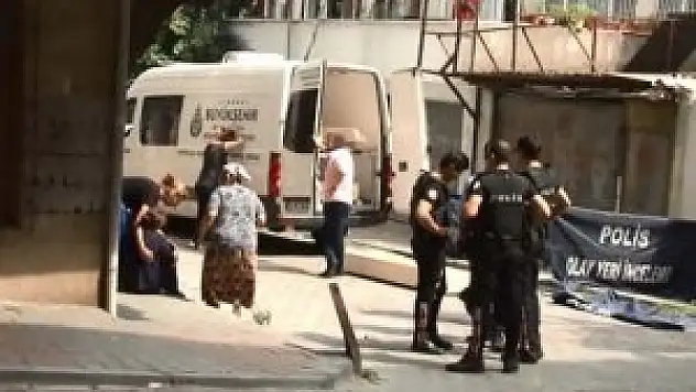 Cinnet getiren şahıs önce 2 kişiyi öldürdü sonra...