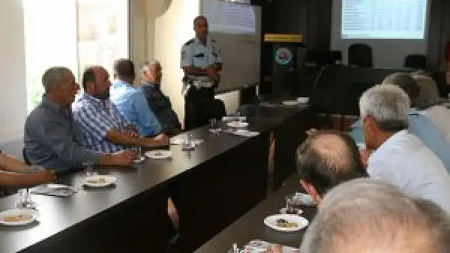 Traktör sürücülerine seminer