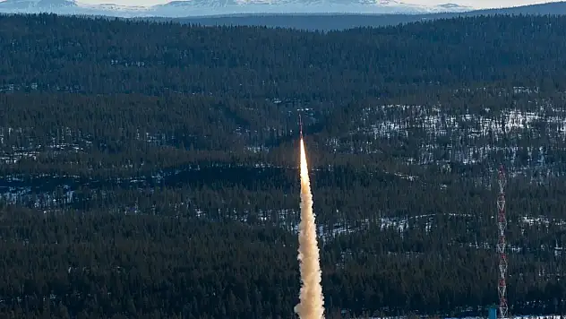 İsveç'in fırlattığı araştırma roketi Norveç'e düştü
