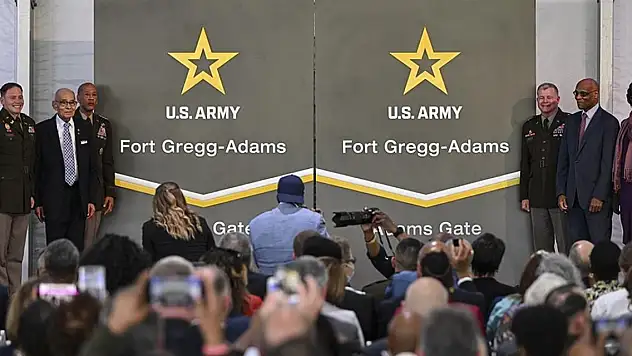 ABD tarihinde bir ilk! Askeri tesise yaşayan siyahinin adı verildi