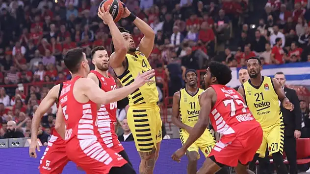 Fenerbahçe, Olympiakos'u deplasmanda yendi