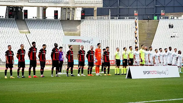 Antalyaspor deplasmanda Doğukan ile güldü