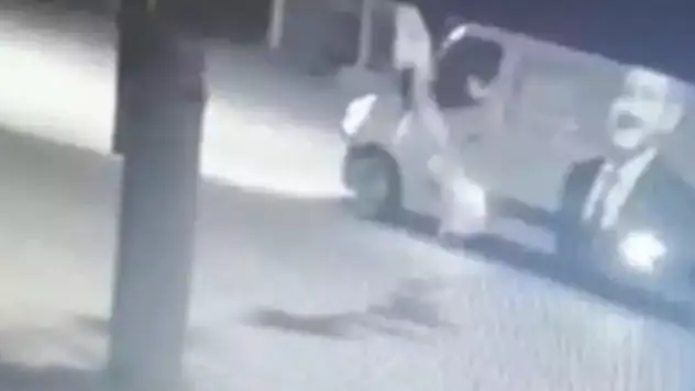 Mersin'de MHP afişlerine saldırı