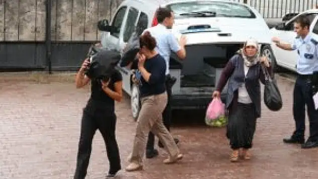 'Tırnakçı' kadınlara suçüstü