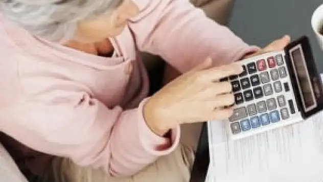 Emekliye 425 liralık aile yardımı geliyor