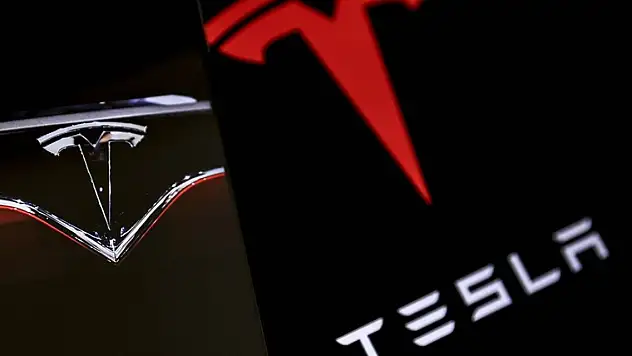 Elektrikli araç üreticisi Tesla otomobillerinin fiyatını artırdı