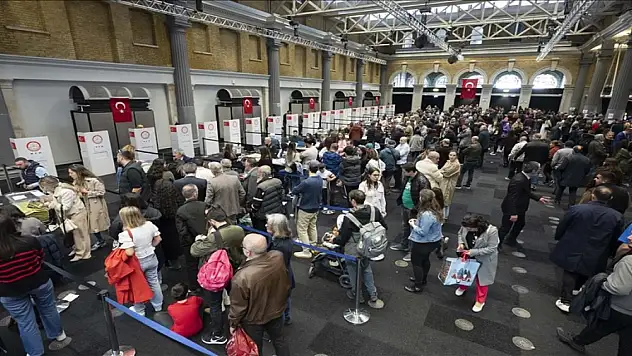 Yurt dışındaki yaklaşık 800 bin seçmen 14 Mayıs seçimleri için oy kullandı