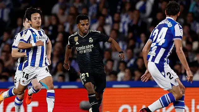 Real Madrid lig şampiyonluğunu Barcelona'ya bıraktı