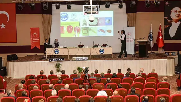 KMÜ'de elma paneli düzenlendi