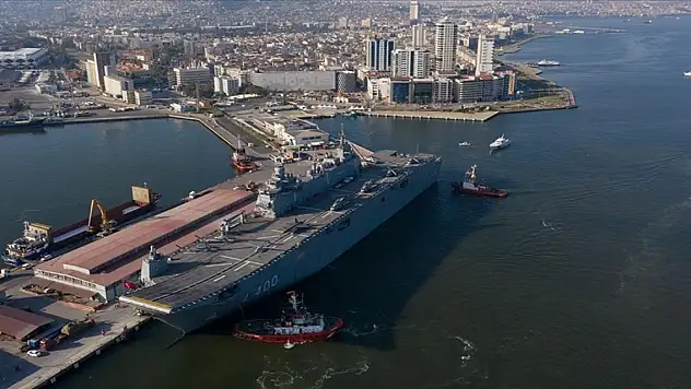 TCG Anadolu, İzmir Alsancak Limanı'nda ziyarete açıldı