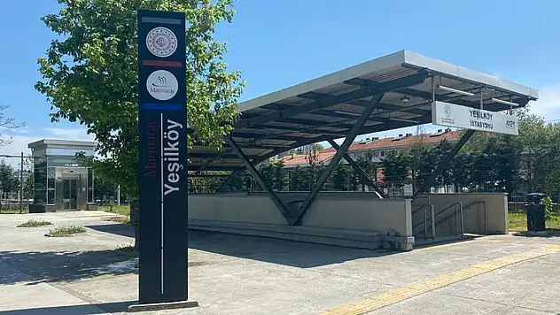 AK Parti, 'Yüzyılın Mitingi' için ulaşım rehberi hazırladı