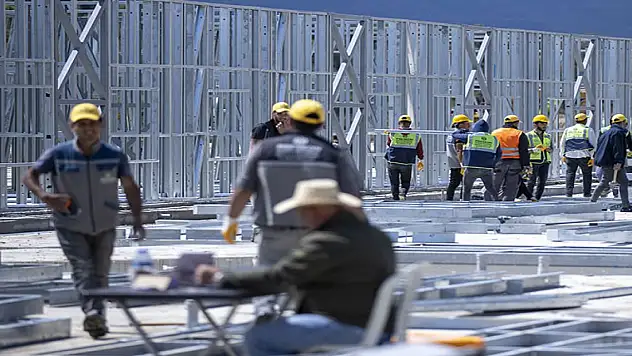 300 yataklı Defne Devlet Hastanesi inşaatı yükseliyor