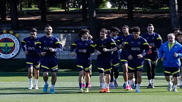 Fenerbahçe'de iki isim geri döndü