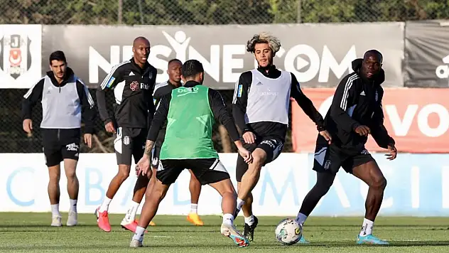 Beşiktaş'ın Antalyaspor maçı kamp kadrosu belli oldu