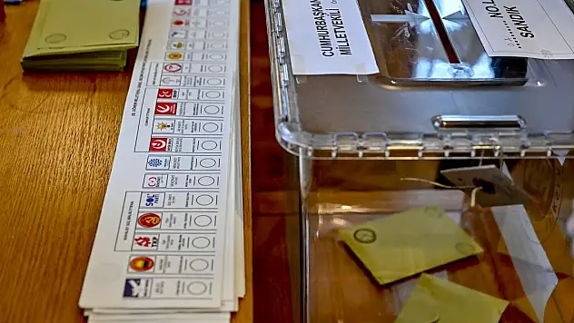 Yurt dışındaki bir oy pusulasının 'mühürlü' çıkması hakkında suç duyurusunda bulunulacak