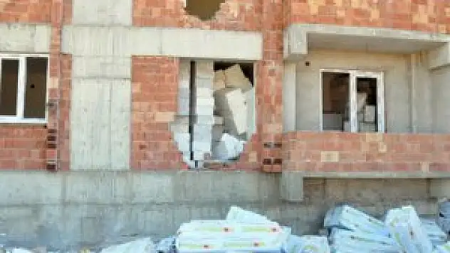 10. kattan düşen usta ölümden döndü