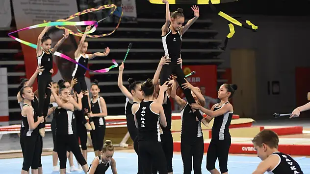 Bakan Kasapoğlu cimnastik ailesiyle buluştu