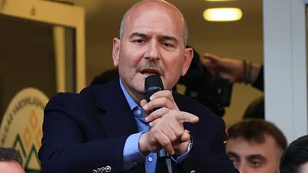 Bakan Soylu'dan Ekrem İmamoğlu'na tepki: Şu anda Erzurum'da binlerce insan sokakta. Tahrik etmiş, provoke etmiş, karıştırmış