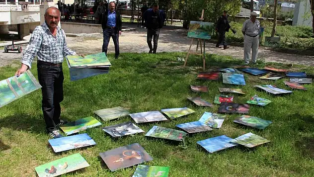 Yaptığı resimlerle ünlü ressamlara taş çıkartıyor, kendisi beğenmiyor! Sebebi ise...