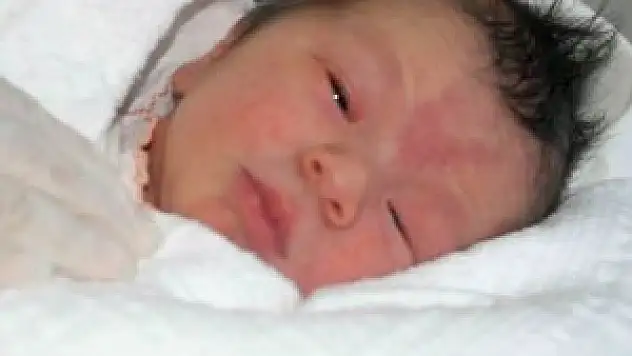 Bahçeye terk edilmiş bebek bulundu