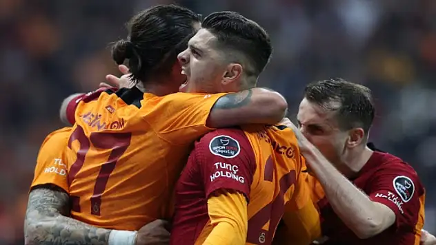 Aslan evinde fire vermedi