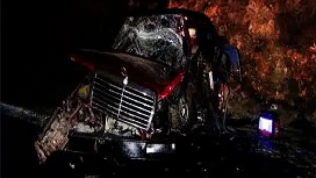 Düğün dönüşü kaza: 3 ölü, 5 yaralı