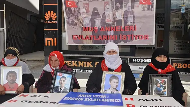 Aileler çocukları için HDP önündeki eylemlerini sürdürdü