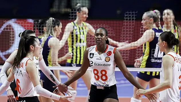 Fenerbahçe Opet, Misli.com Sultanlar Ligi'nde 6. şampiyonluğunu elde etti