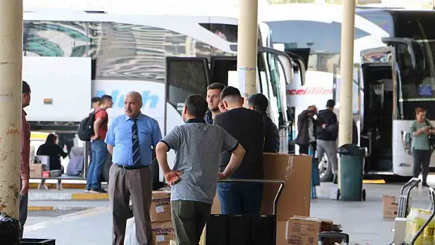 Otogarlarda seçim yoğunluğu, ek seferler açıldı