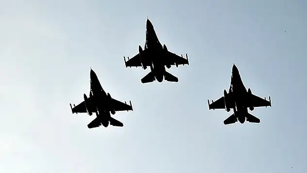 Yunanistan'ın İsrail'den aldığı M-346 uçaklarının ikisi ülkeye ulaştı