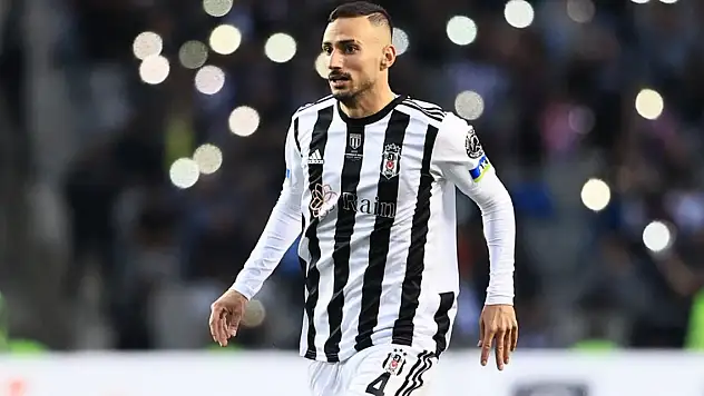 Beşiktaş'a kötü haber! Milli oyuncu hastaneye kaldırıldı!