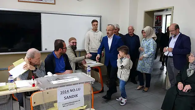 AK Parti'li Turan oyunu Çanakkale'de kullandı