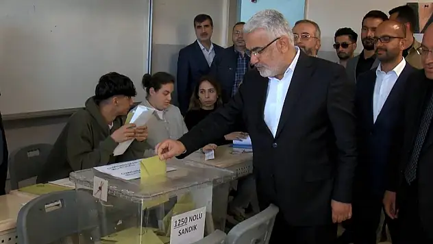 HÜDA PAR Genel Başkanı Zekeriya Yapıcıoğlu oyunu kullandı